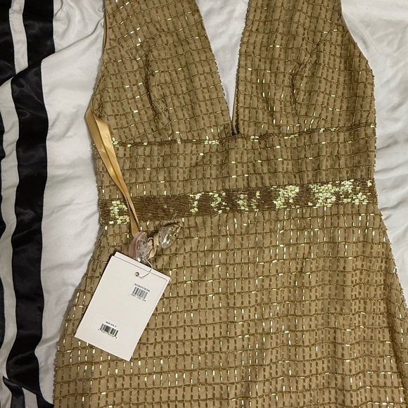 Mac Duggal Gold Sequin Plunge Sheath Dress - Picture 1 of 6
